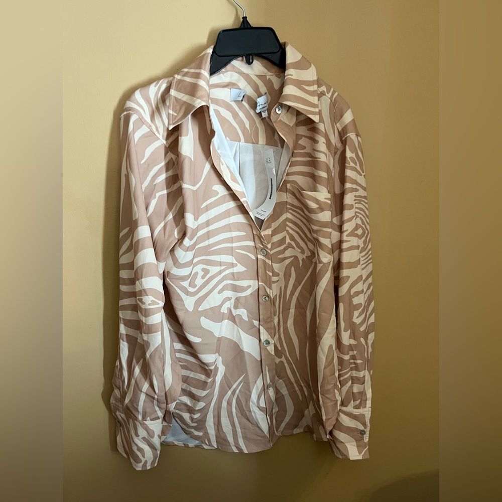 L’academie‎ small animal print button down